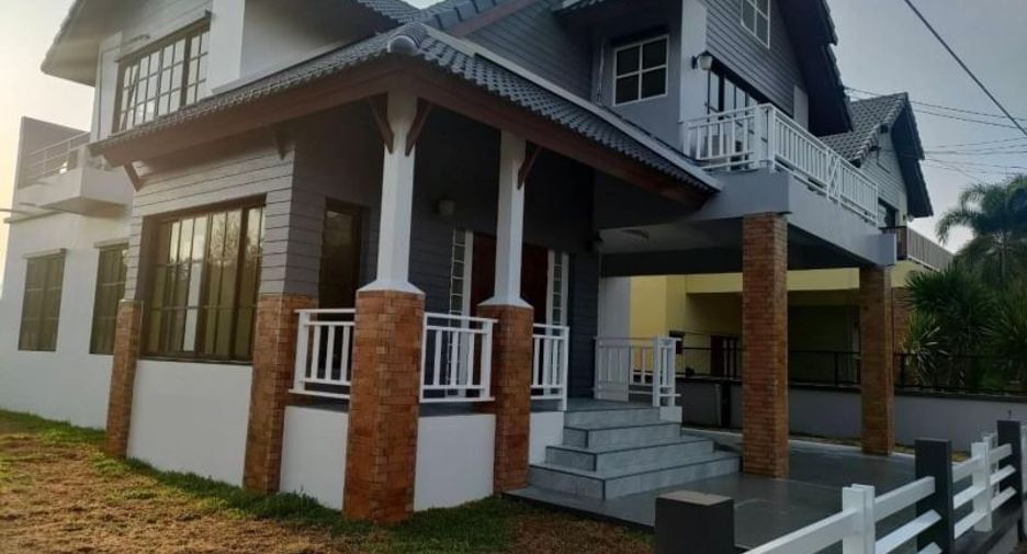 For rent and for sale 5 bedrooms house in Si Racha, Chonburi