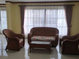 出租 和 出售 5 卧室 独立屋 在 Si Racha, Chon Buri
