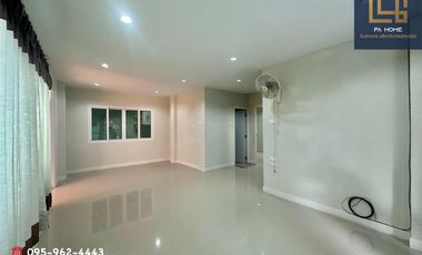 À louer et à vendre 4 chambres maison à Bang Bua Thong, Nonthaburi