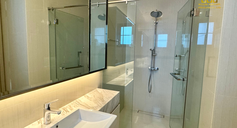 For rent and for sale 5 bedrooms house in Watthana, Bangkok