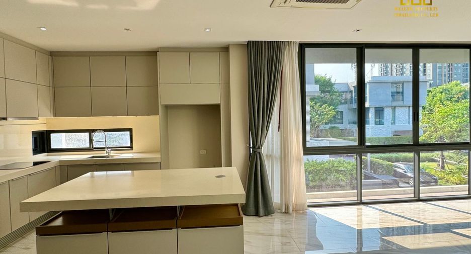 For rent and for sale 5 bedrooms house in Watthana, Bangkok