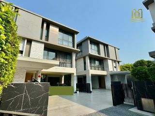 For sale 5 Beds house in Watthana, Bangkok