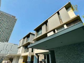 For sale 5 Beds house in Watthana, Bangkok