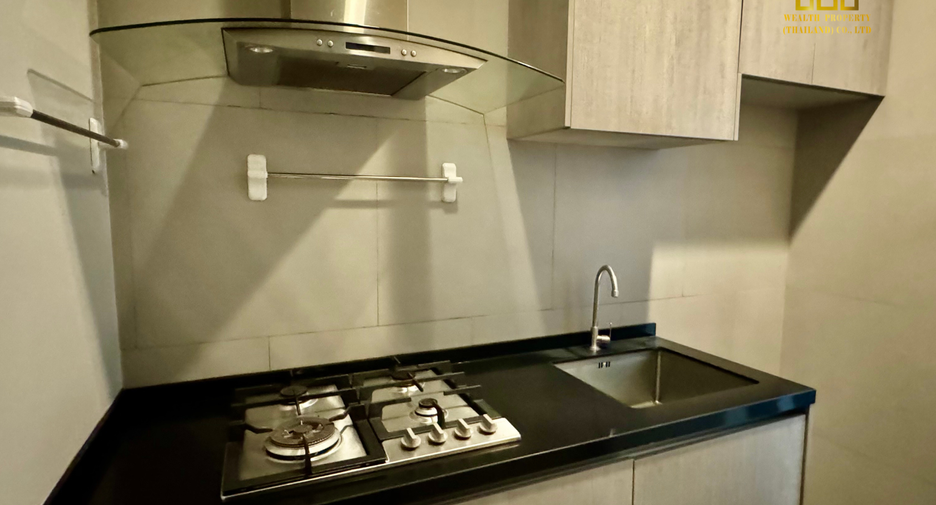For rent and for sale 5 bedrooms house in Watthana, Bangkok