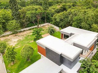 For sale 4 bedrooms house in Hang Dong, Chiang Mai