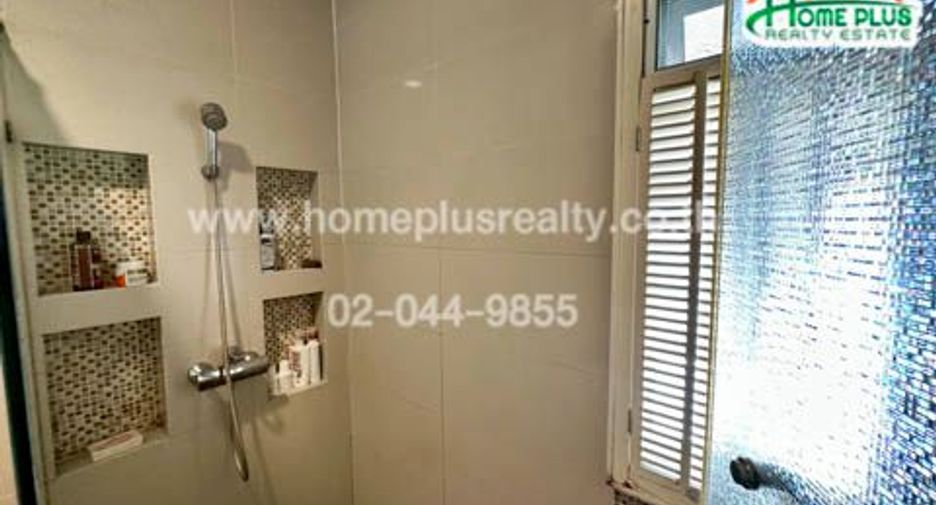 For sale 3 bedrooms house in Mueang Nonthaburi, Nonthaburi