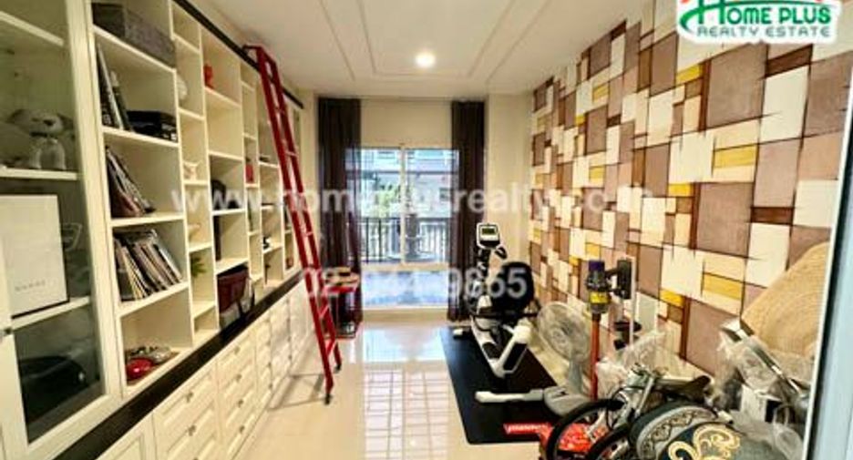 For sale 3 bedrooms house in Mueang Nonthaburi, Nonthaburi