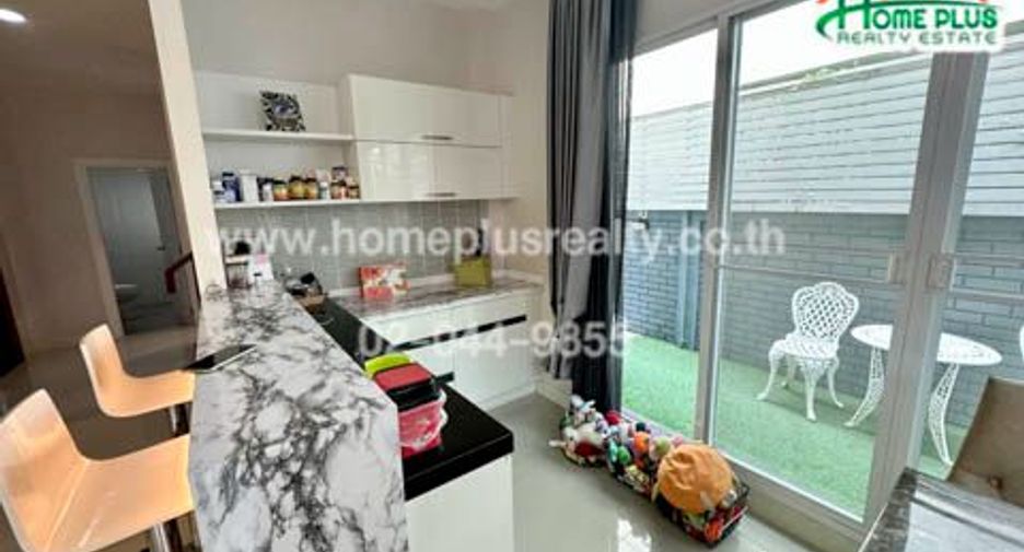 For sale 3 bedrooms house in Mueang Nonthaburi, Nonthaburi
