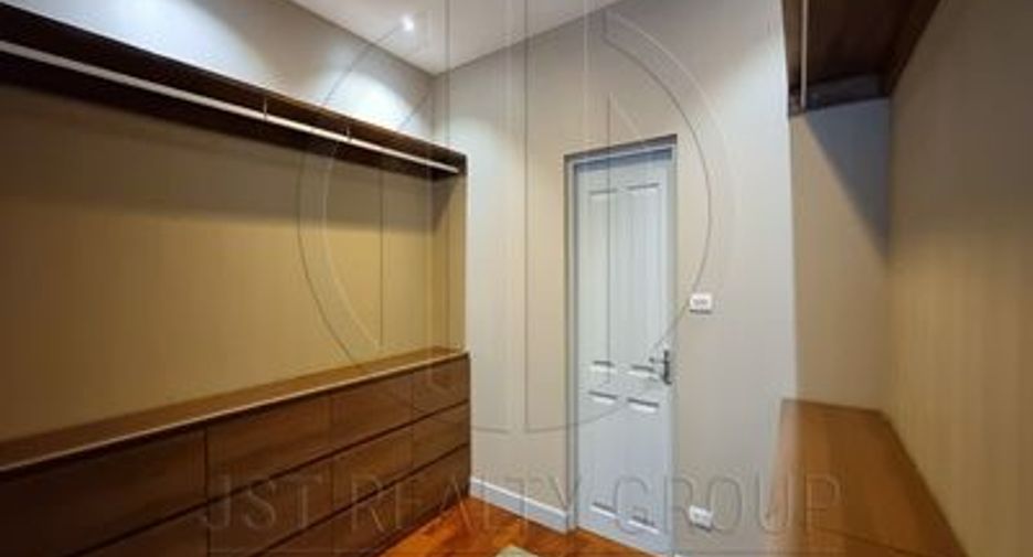 For rent 4 bedrooms house in Bang Bon, Bangkok