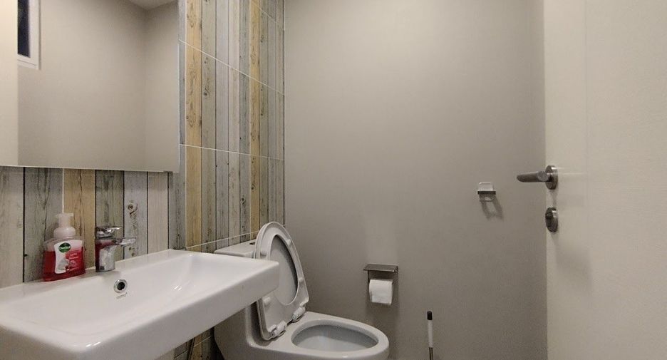 出售 2 卧室 联排别墅 在 Bang Phli, Samut Prakan