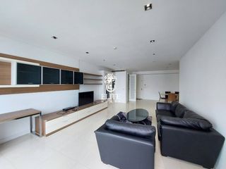 For rent 2 bedrooms condo in Pathum Wan, Bangkok