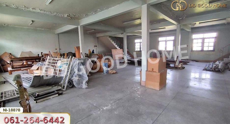 For sale 3 bedrooms retail Space in Phasi Charoen, Bangkok