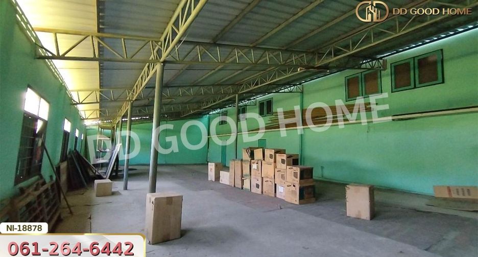 For sale 3 bedrooms retail Space in Phasi Charoen, Bangkok