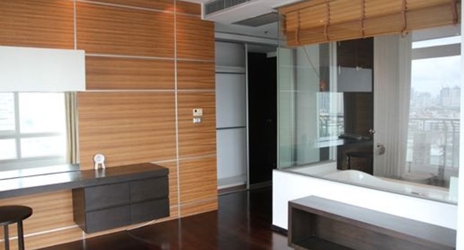 ให้เช่า 3 ห้องนอน คอนโด ใน วัฒนา, กรุงเทพฯ