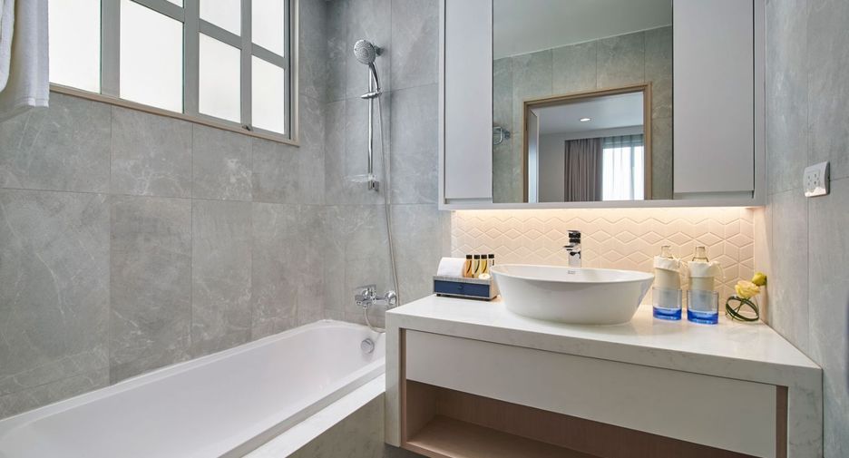 For rent 3 bed serviced apartment in Khlong Toei, Bangkok