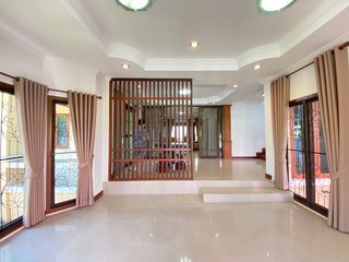 For rent 4 bedrooms house in Mueang Chiang Mai, Chiang Mai