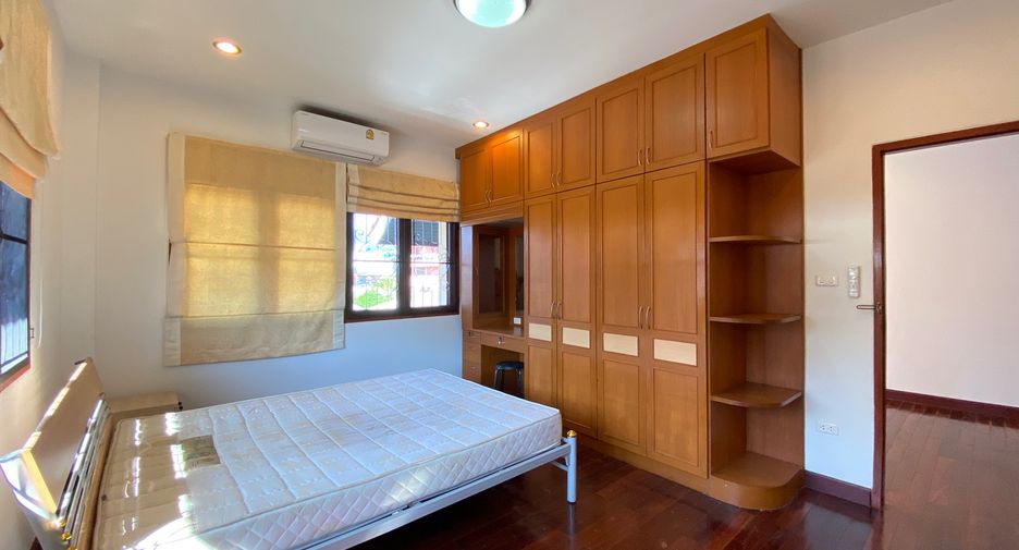 For rent 4 bedrooms house in Mueang Chiang Mai, Chiang Mai
