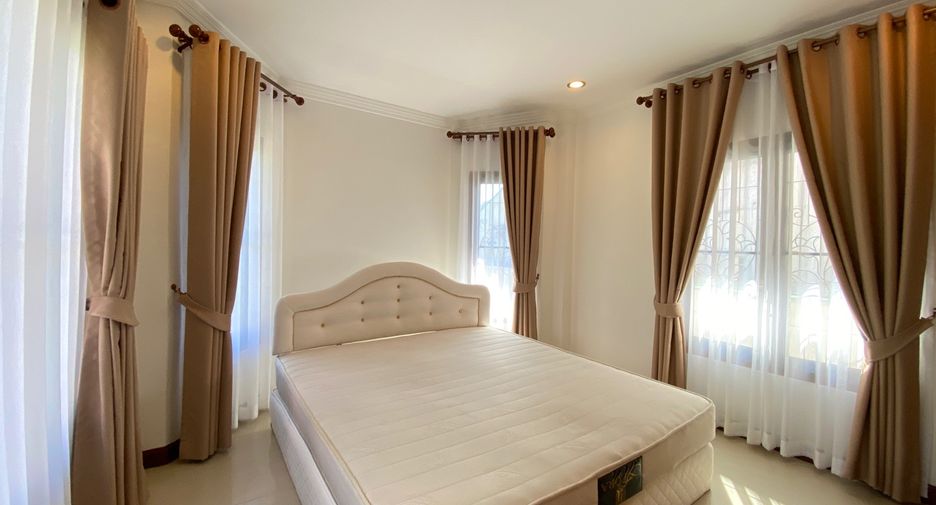 For rent 4 bedrooms house in Mueang Chiang Mai, Chiang Mai