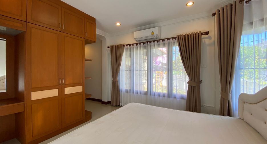 For rent 4 bedrooms house in Mueang Chiang Mai, Chiang Mai