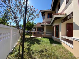 For rent 4 bedrooms house in Mueang Chiang Mai, Chiang Mai