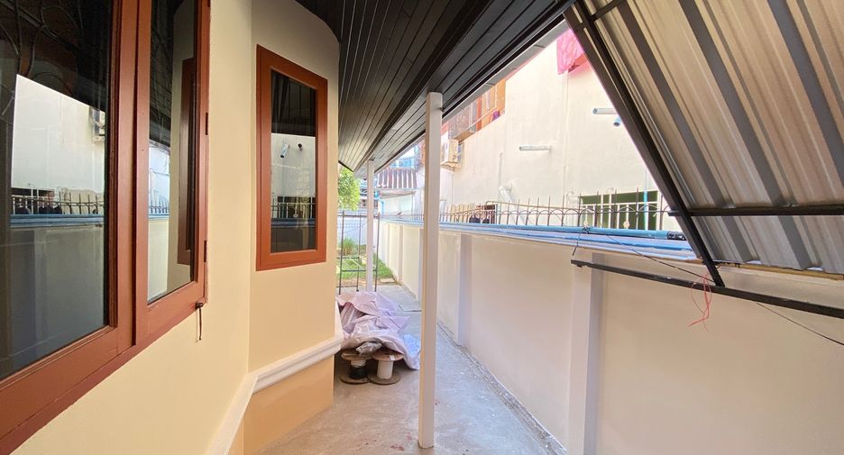 For rent 4 bedrooms house in Mueang Chiang Mai, Chiang Mai