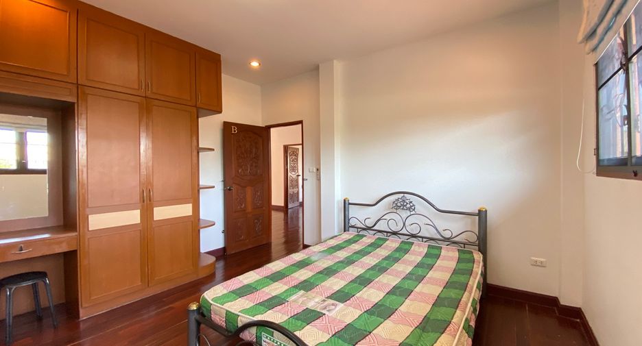 For rent 4 bedrooms house in Mueang Chiang Mai, Chiang Mai