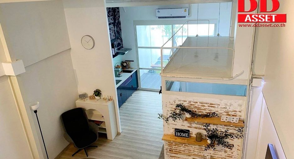 For sale 1 Beds townhouse in Khan Na Yao, Bangkok