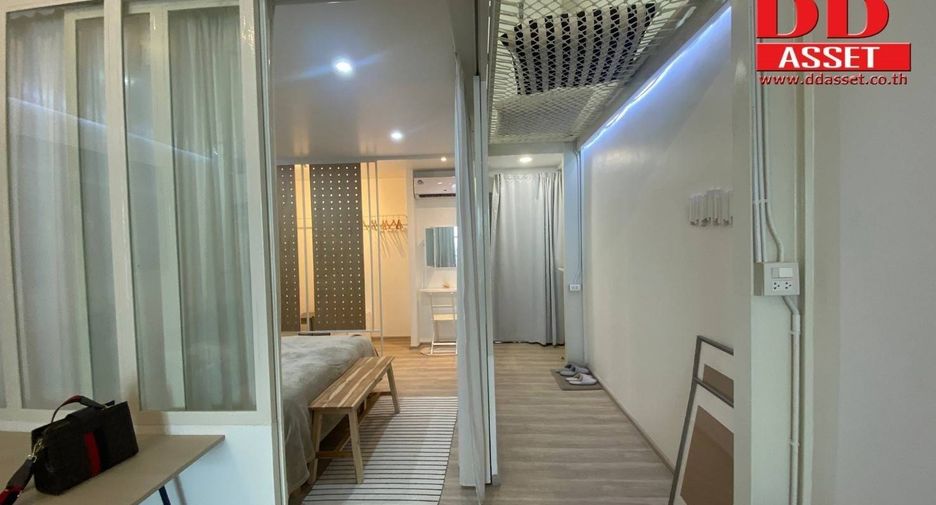 For sale 1 Beds townhouse in Khan Na Yao, Bangkok