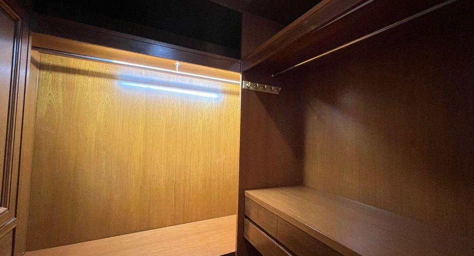 Wohnung zur Miete und zum Kauf mit 3 Zimmer in Pathum Wan, Bangkok