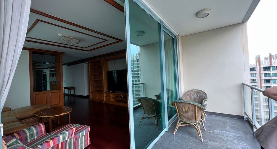 Wohnung zur Miete und zum Kauf mit 3 Zimmer in Pathum Wan, Bangkok