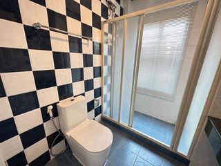 Haus zur Miete mit 4 Zimmer in Watthana, Bangkok