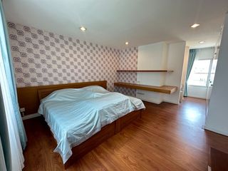 Haus zur Miete mit 4 Zimmer in Watthana, Bangkok