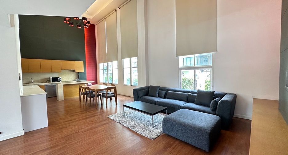 Haus zur Miete mit 4 Zimmer in Watthana, Bangkok