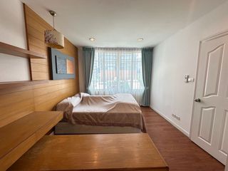 Haus zur Miete mit 4 Zimmer in Watthana, Bangkok