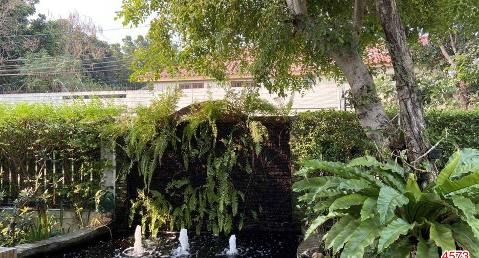 For sale 3 bedrooms house in Lat Krabang, Bangkok