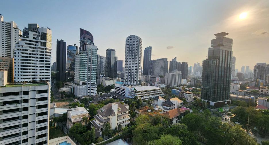 出租 和 出售 2 卧室 公寓 在 Watthana, 曼谷