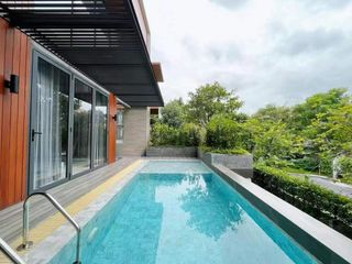 For rent and for sale 4 bed house in Yan Nawa, Bangkok