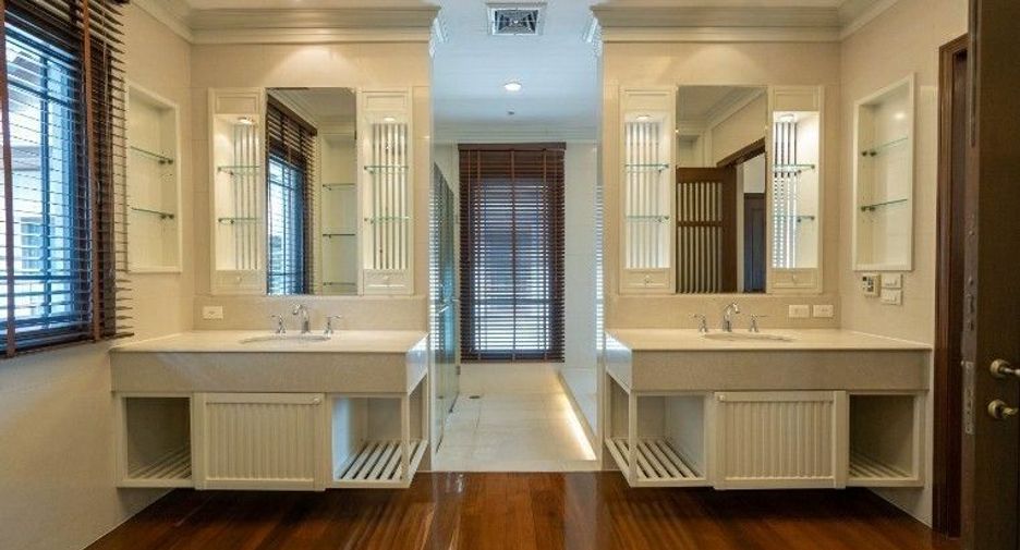Villa en alquiler de 4 habitaciones en Yan Nawa, Bangkok