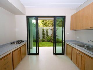 ให้เช่า 4 ห้องนอน บ้านเดี่ยว ใน วัฒนา, กรุงเทพฯ