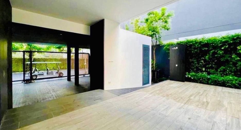 Haus zum Kauf mit 5 Zimmer in Huai Khwang, Bangkok