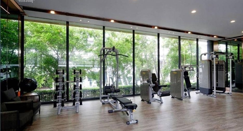 Haus zum Kauf mit 5 Zimmer in Huai Khwang, Bangkok