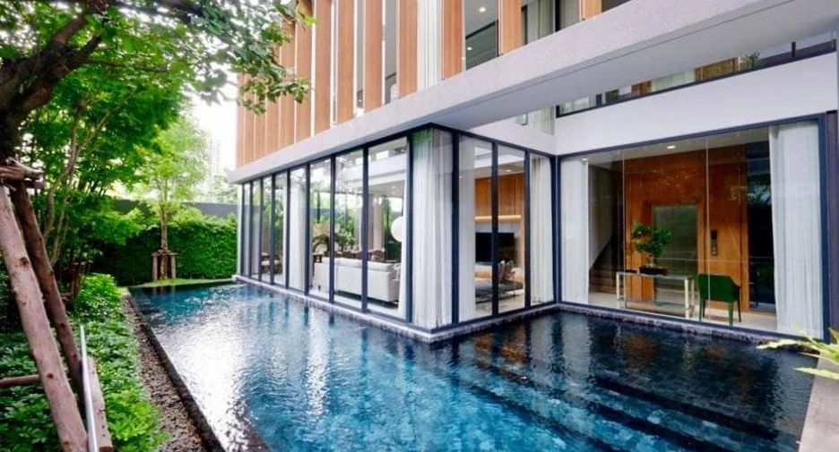 Haus zum Kauf mit 5 Zimmer in Huai Khwang, Bangkok