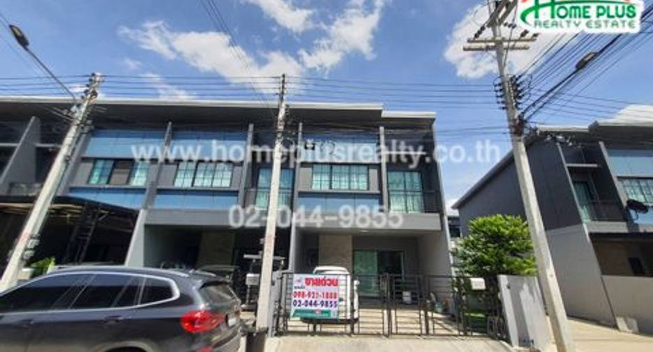 For sale 4 bedrooms townhouse in Mueang Pathum Thani, Pathum Thani