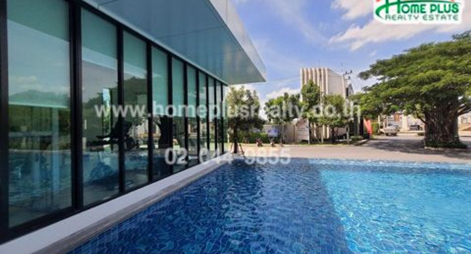 For sale 4 bedrooms townhouse in Mueang Pathum Thani, Pathum Thani