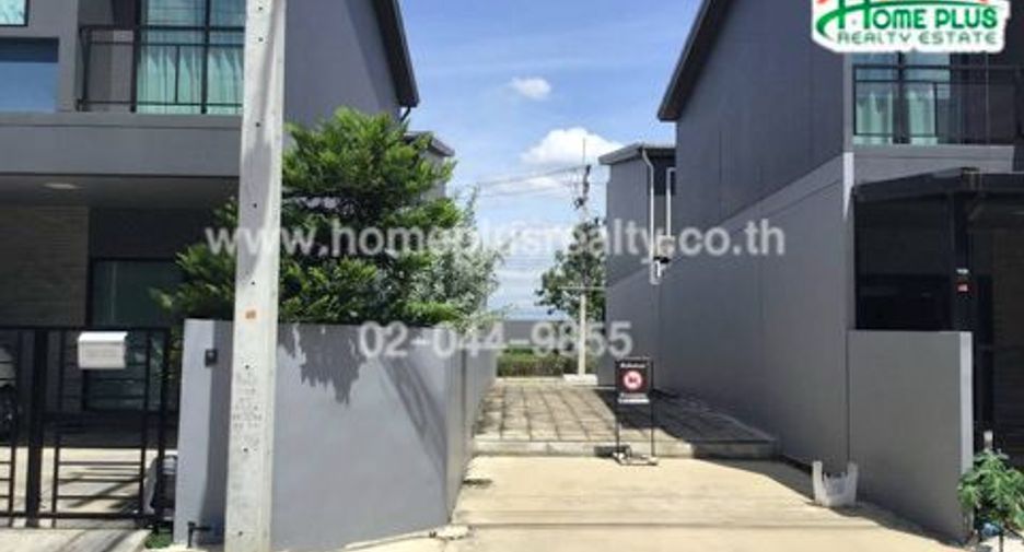 For sale 4 bedrooms townhouse in Mueang Pathum Thani, Pathum Thani