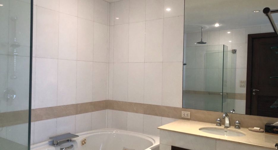 À vendre 4 chambres condo à Khlong Toei, Bangkok