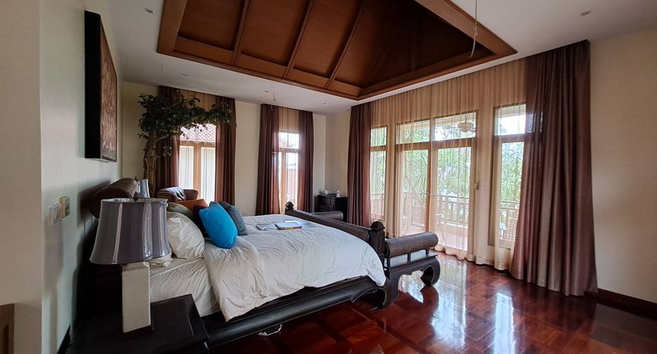 For sale 5 Beds villa in Na Jomtien, Pattaya
