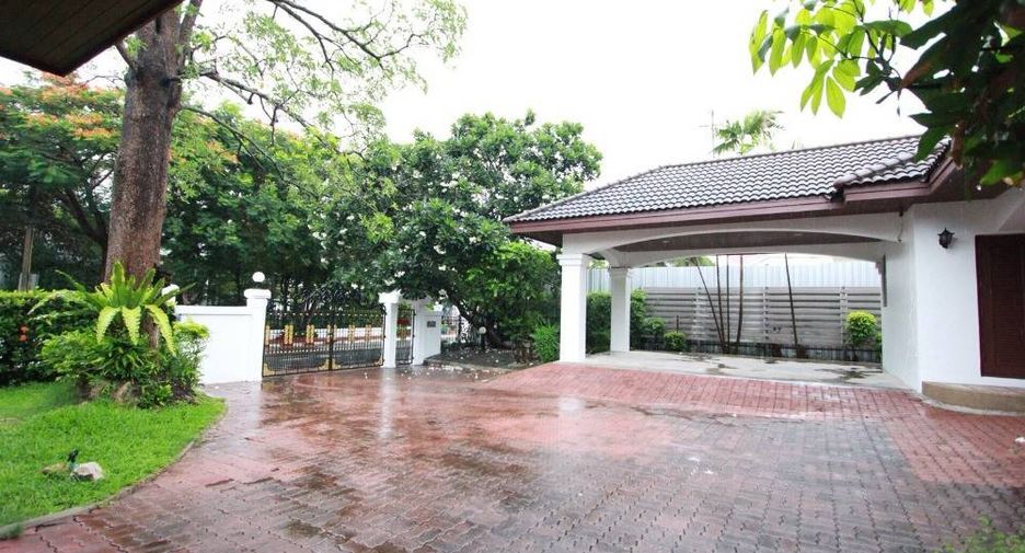 Аренда 4 спальни дом в Bang Phli, Самутпракан