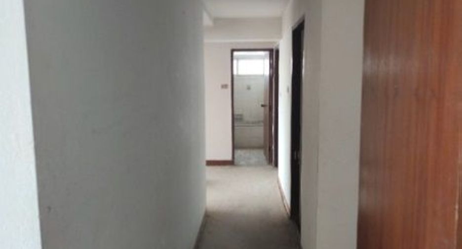 For sale 3 bedrooms apartment in Bangkok Noi, Bangkok