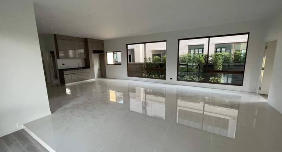 À vendre 5 chambres maison à Bang Kapi, Bangkok